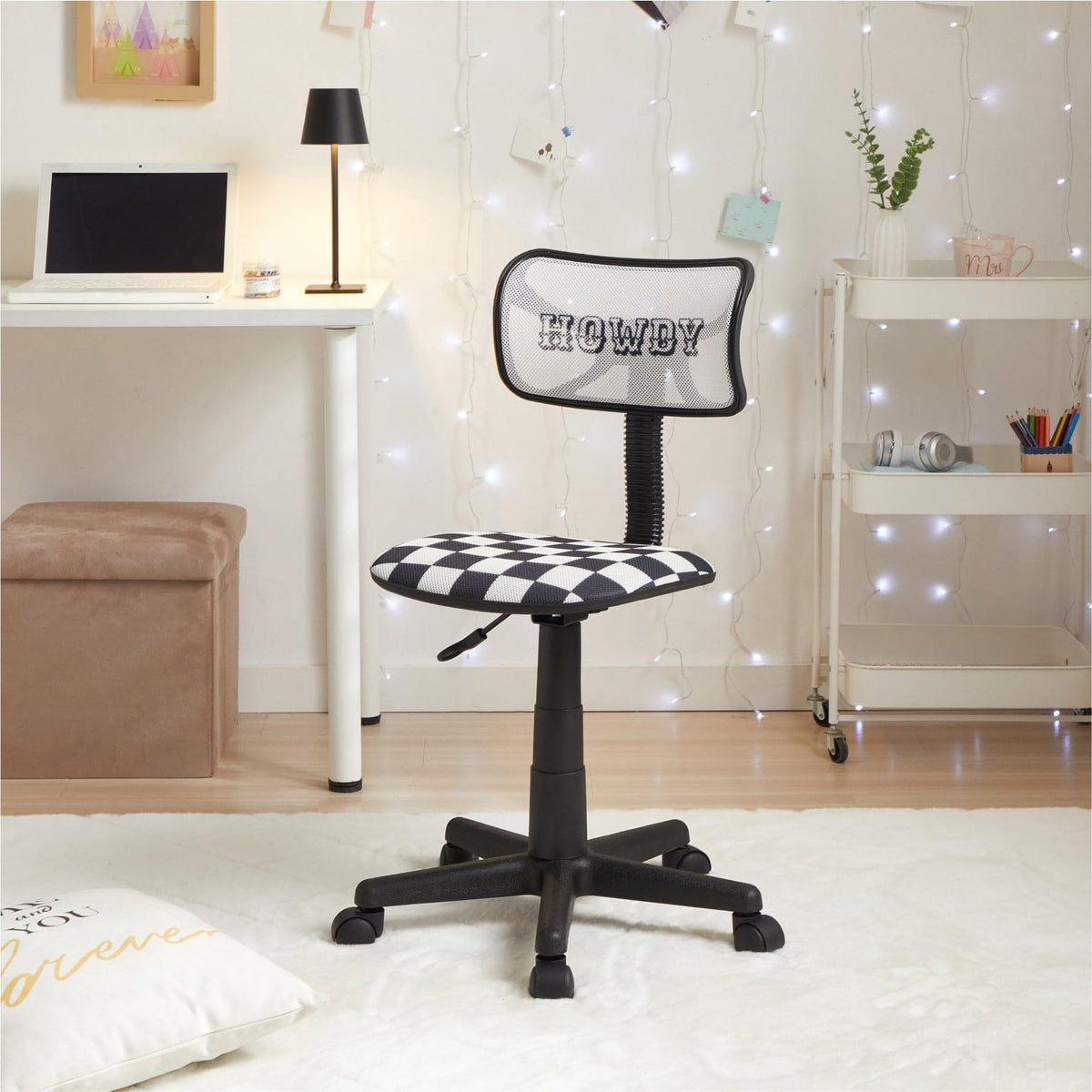 Swivel Desk Chair with Mesh Back and Cushioned Seat Q501285
