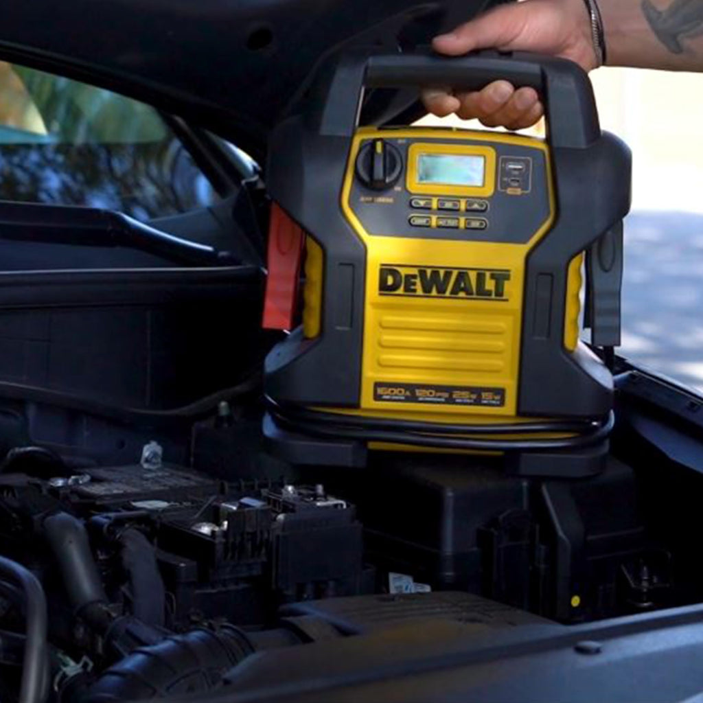 1600 Peak Amp Jump Starter with 120 PSI Air Inflator Z950
